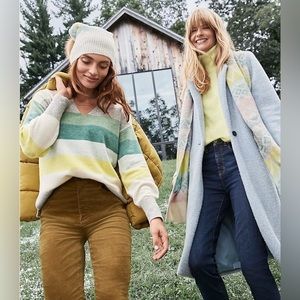 NWT LOFT Striped Relaxed V-Neck Sweater Teal Menthol / Size M